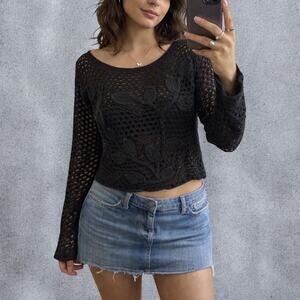 Y2K Elsa. M Black Crochet Crop Sweater by Macy Small Medium
